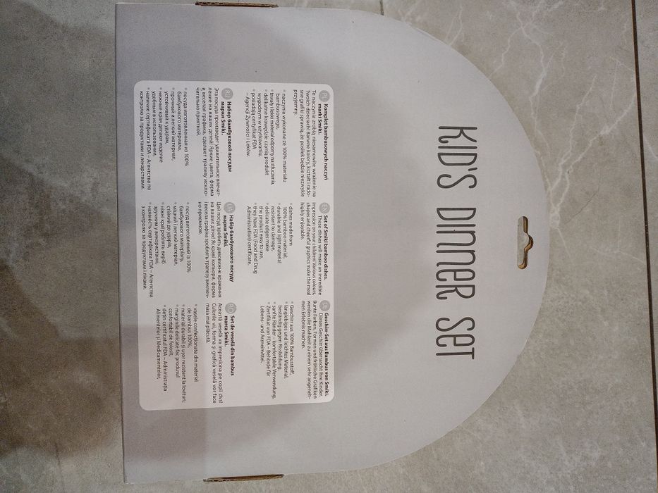 Zestaw Obiadowy Dla Dzieci Smiki kosmonauta, opalarka,koszulki,bateria