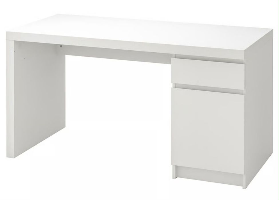 Mesa e cadeira IKEA