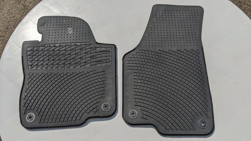 Оригинальные  коврики VW Golf 6