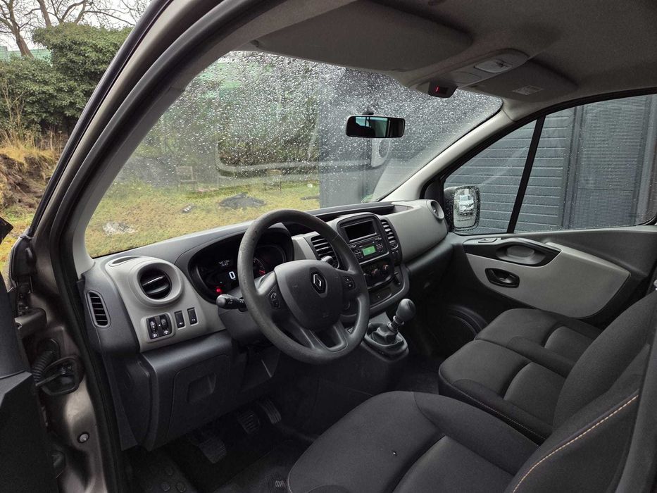 Renault Trafic 2018r 9 osobowe