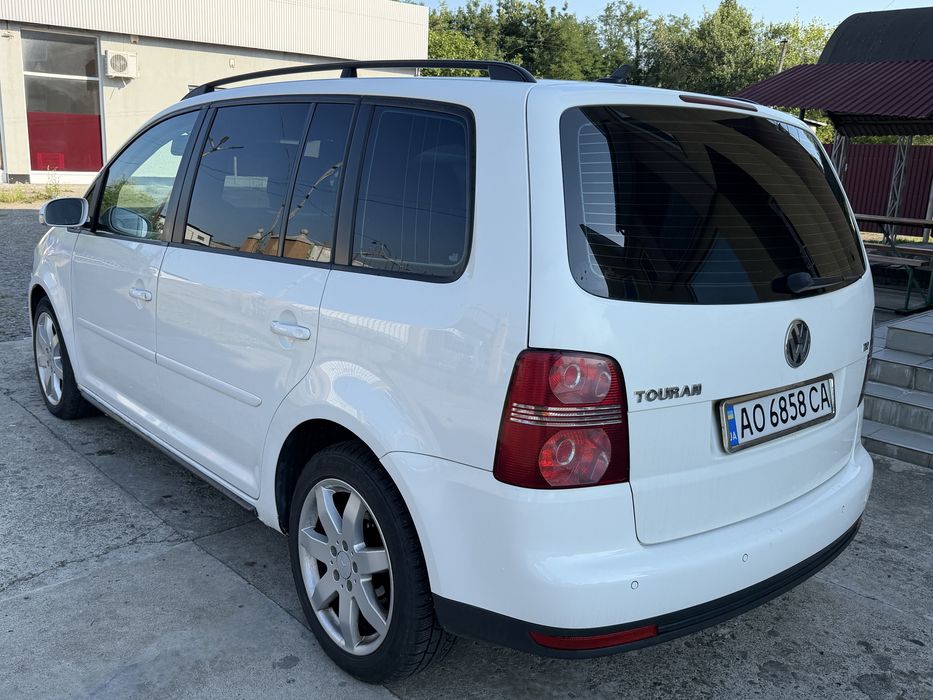 Volkswagen Touran ( Avtomat )