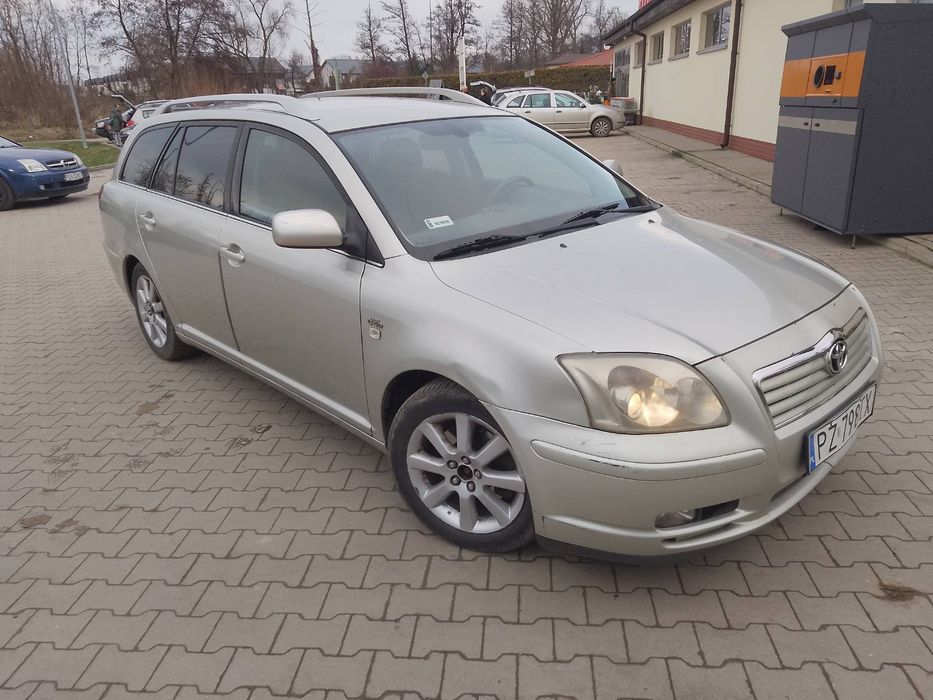 Sprzedaję Toyotę Avensis