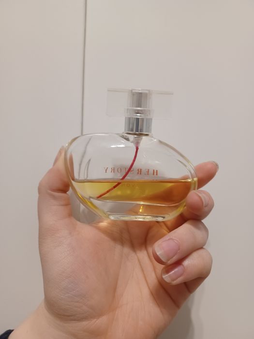 perfumy avon her story