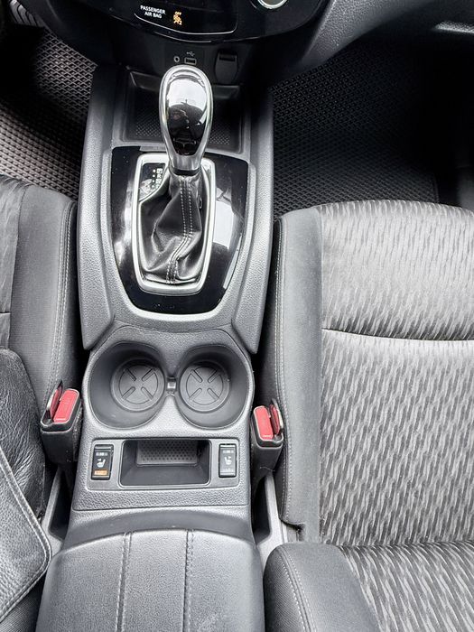 Продам Nissan Rogye