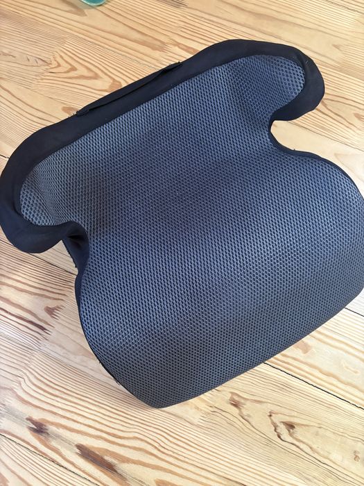 Бустер автокрісло