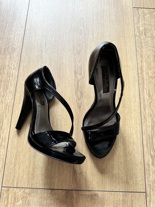 Sandały lakierowane damskie ZARA roz. 38