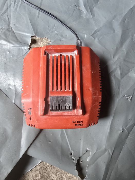 Ładowarka Hilti C 4/36-350.