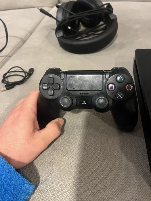 PS4 500GB  como nova