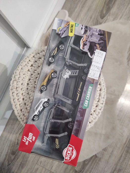 Zabawka transporter z autami autka samochodziki