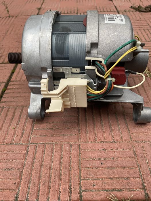 Запасні частини від пральної машини Zanussi ZWS 7122 V