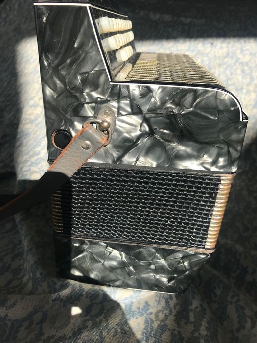 Vendo concertina em muito bom estado de conservação