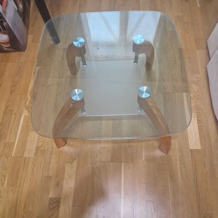Стол журнальний скляний