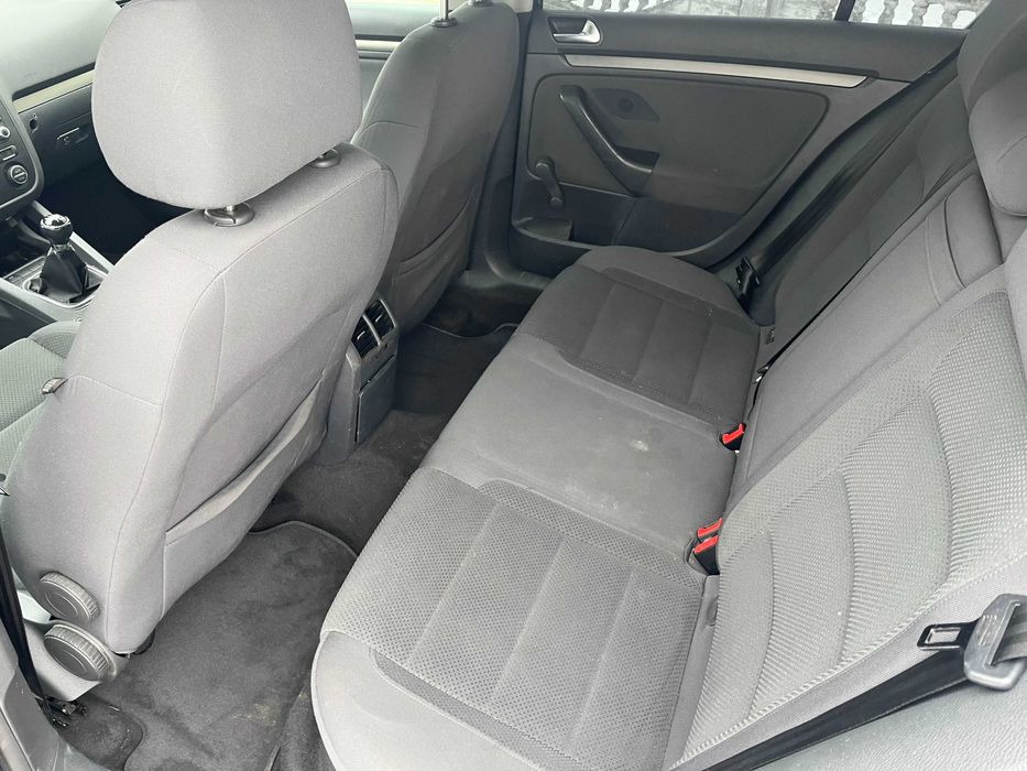 VW GOLLF V 2,0 FSI , 4 drzwi
