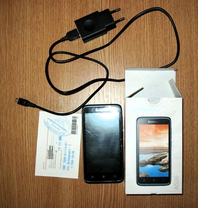 Телефон Lenovo A526.