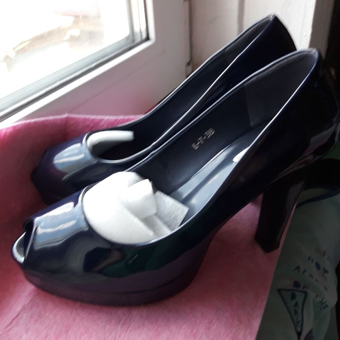 Туфли на платформе и Туфли на каблуке.