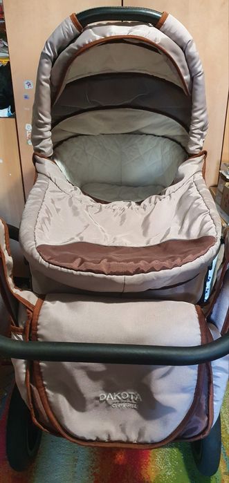 Дитяча  коляска        .