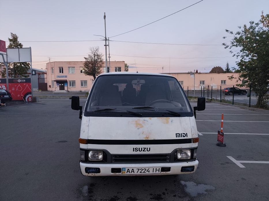 Авто Isuzu Midi 1992
