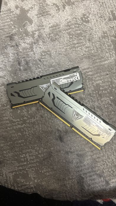 Patriot 16 GB (2x8GB) DDR4 3200 MHz Viper Steel