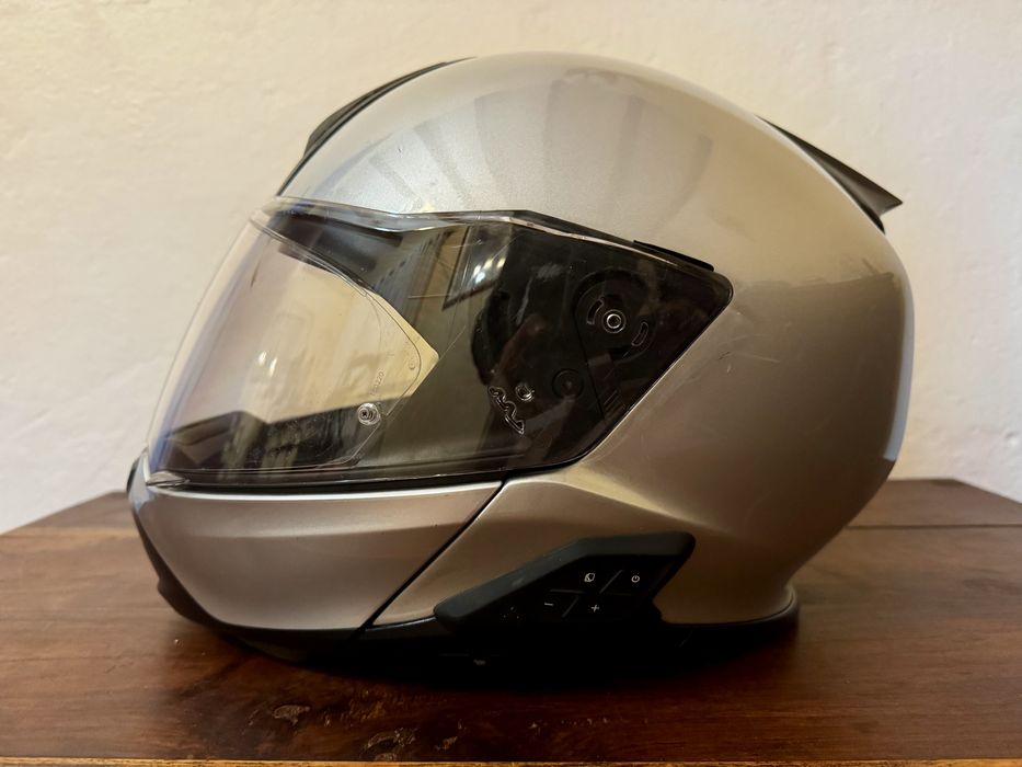 Capacete BMW System 7 Carbon com sistema comunicação