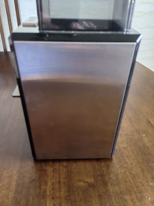 Кавомолка DeLonghi.