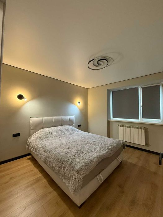 Двокімнатна квартира в центрі Богородчан із власною ділянкою.