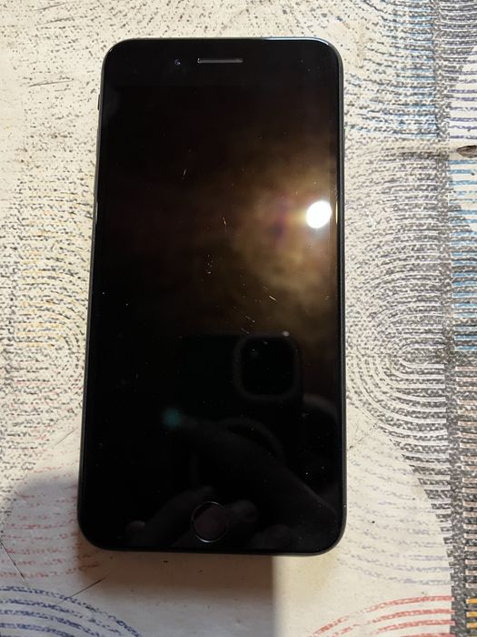 Айфон 8+ на запчастини