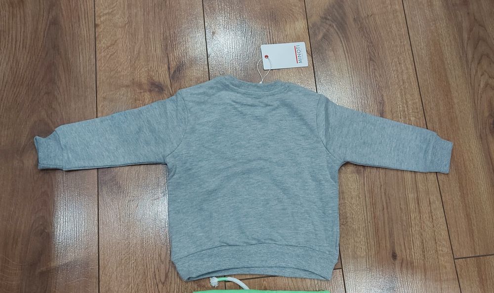 Komplet niemowlęcy bluza i spodenki 74-80