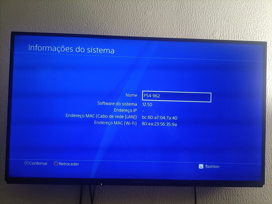 PlayStation 4 + comando + 2 jogos
