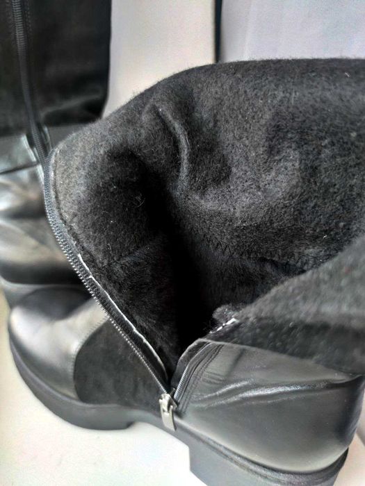 Шкіряні та замшеві жіночі чоботи