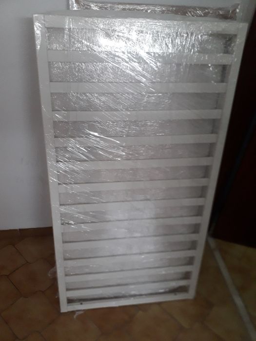 Cama bebé lacada branca