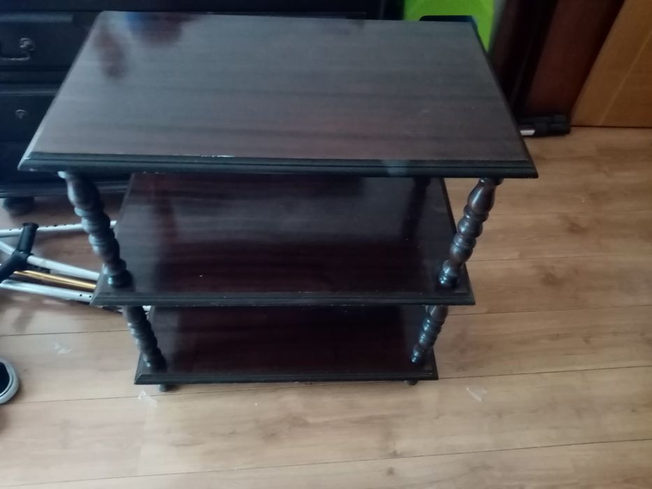Vendo Mesa com traços antigos