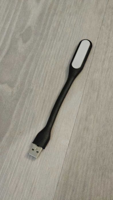 Mini Lanterna USB Preta