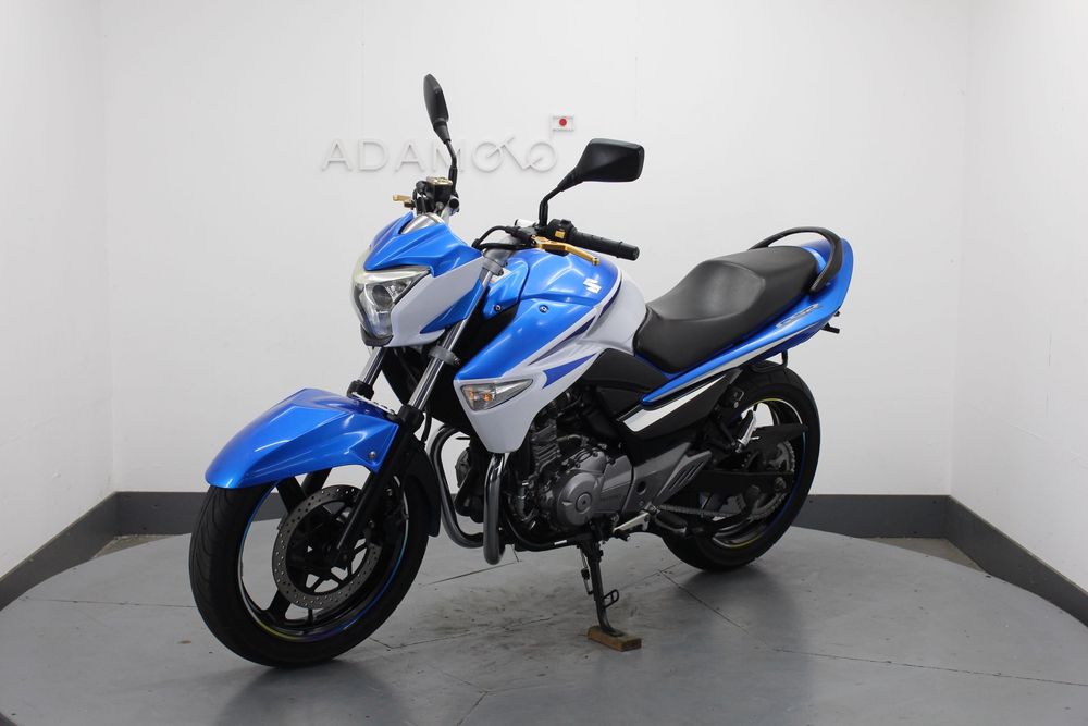 Suzuki GSR 250 (2 циліндра, інжектор)