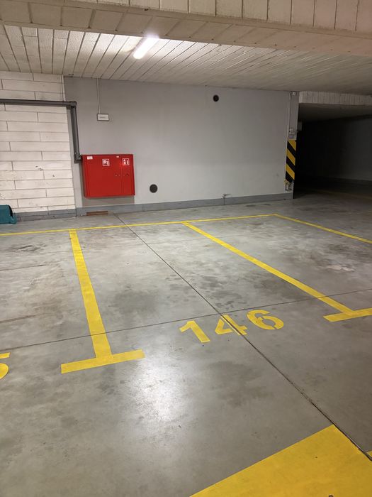 Graż Miejsce garażowe parking podziemny monitoring Płock Centrum pilot