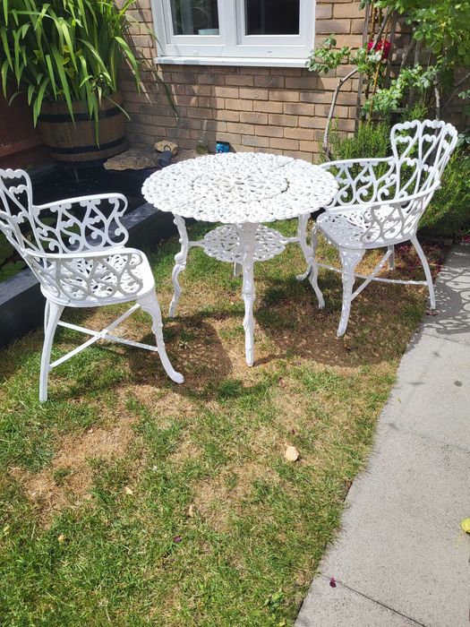 Wyjątkowy zestaw aluminiowych mebli ogrodowych. Styl francuski dworek