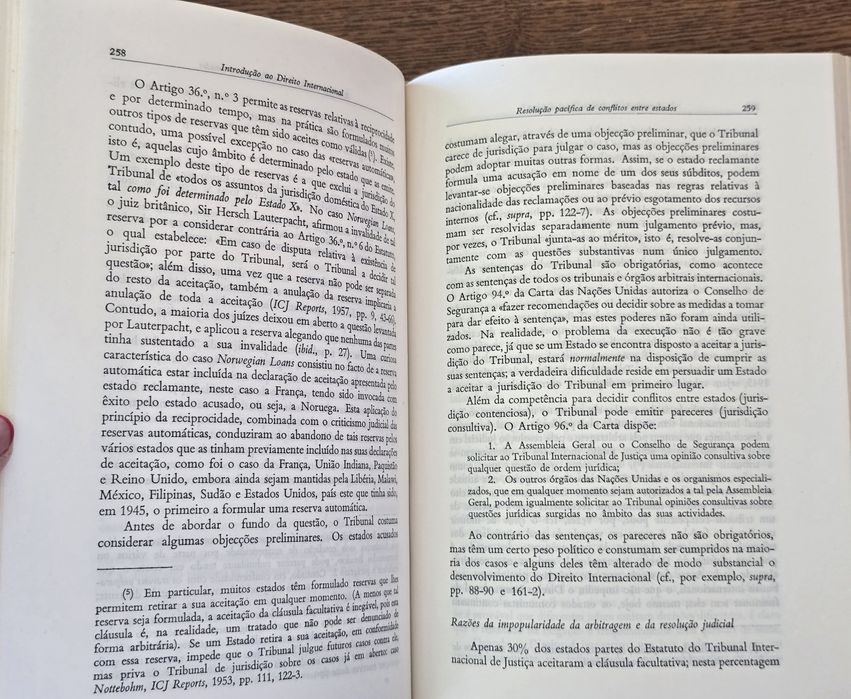 Legal Books / Law / 1 = €5 / 10 = €4064286330270337123