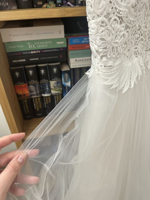 Suknia ślubna „The One” + dwa welony