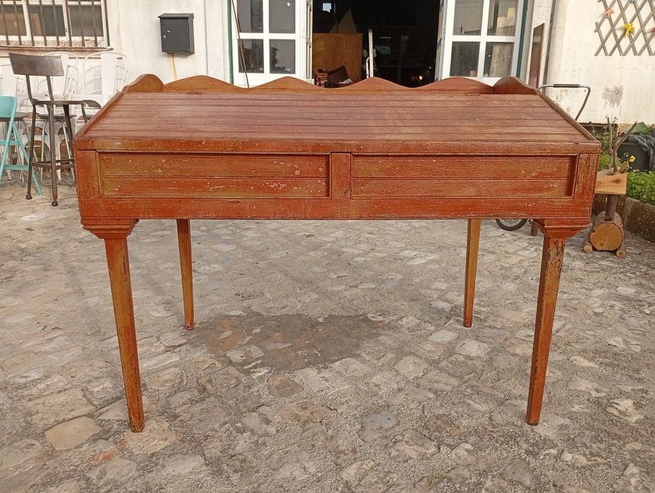 Escrivaninha em madeira rústica (escrivão/pupitre)