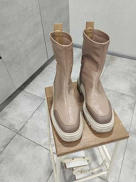 Кожаные бежево-коричневые ботинки-чулки Estro, 38 размер