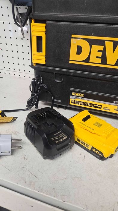 Wiertarko-wkrętarka Dewalt DCD709D2T 2x2ah