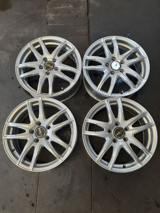(0113) Felgi 17" 5x114,3 ET 49 7j - Hyundai