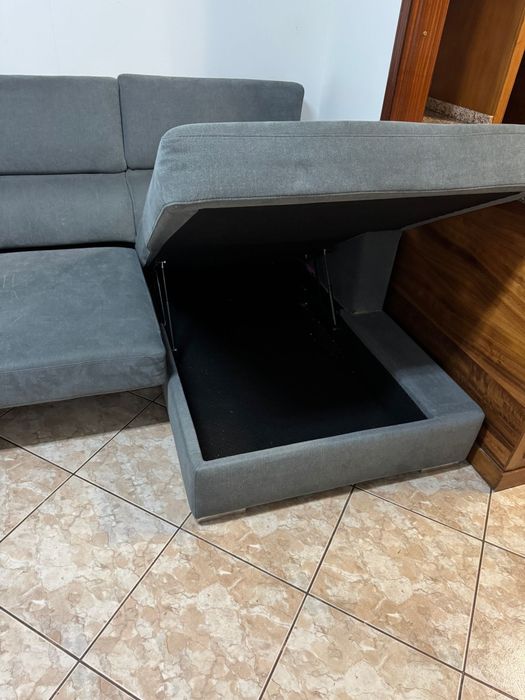 Sofa com chaise longue