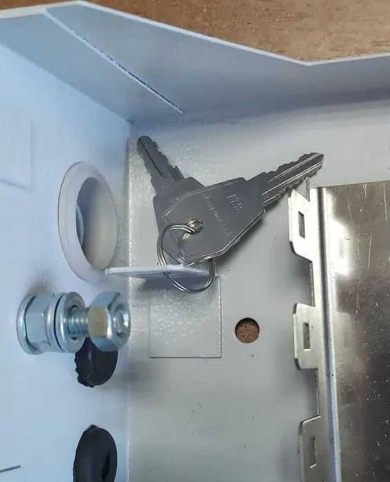 Коробка металлическая, с замком, 270 гр.