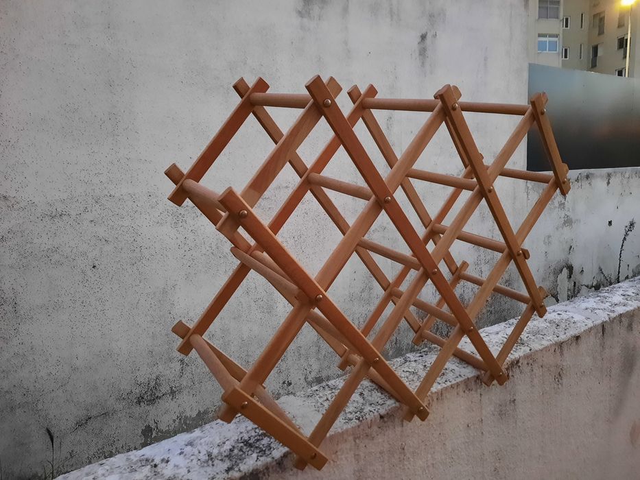 Suporte para garrafas de vinho