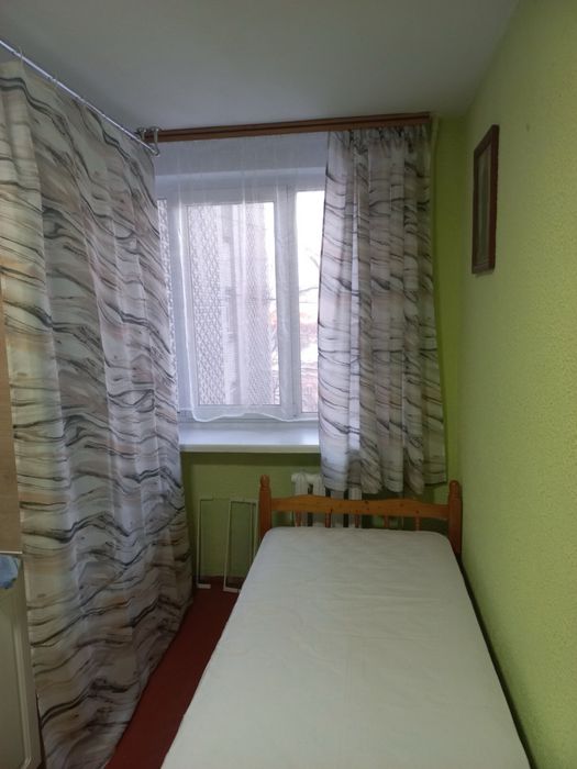 Затишна кімната з ремонтом і меблями в гуртожитку на вул. Зелена