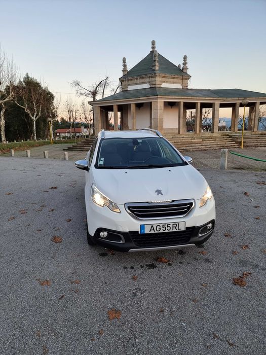 Carro Peugeot 2008