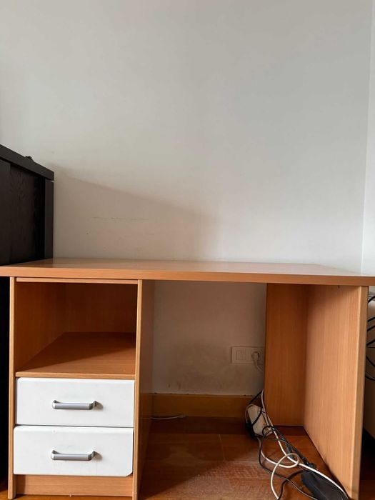 Secretária de madeira