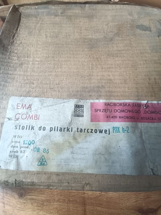 Stolik pod piłe stan nieużywany z czasów PRL polecam .
