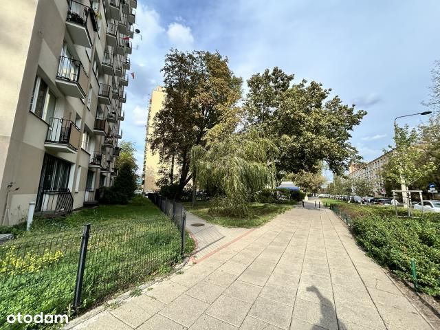 Ciche, przy Pl Hallera, Zoo, tramwajów i metra