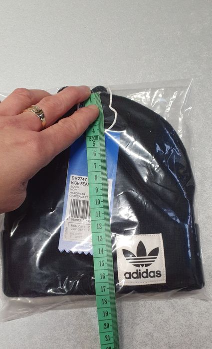 Sprzedam czapkę Adidas na zimę. Nowa z metką